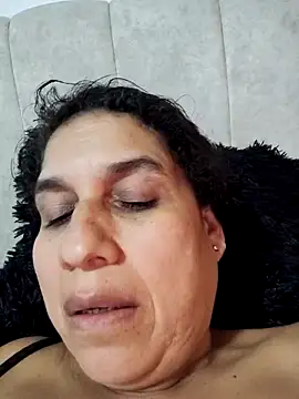 Snapshot of siri_duque chatting on February 13, 9:17 pm siri duque online show from February 13, 9:17 pm