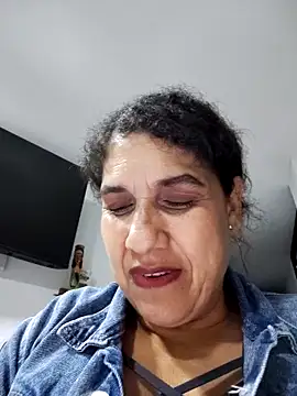 Snapshot of siri_duque chatting on February 16, 11:37 pm siri duque online show from February 16, 11:37 pm