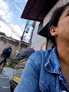 Snapshot of siri_duque chatting on February 18, 12:28 pm siri duque online show from February 18, 12:28 pm