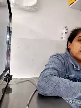 Snapshot of siri_duque chatting on February 28, 8:07 pm siri duque online show from February 28, 8:07 pm