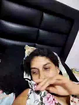 Snapshot of siri_duque chatting on March 7, 10:43 pm siri duque online show from March 7, 10:43 pm