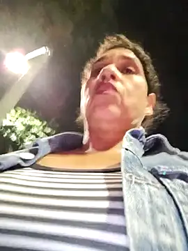 Snapshot of siri_duque chatting on March 13, 10:26 am siri duque online show from March 13, 10:26 am