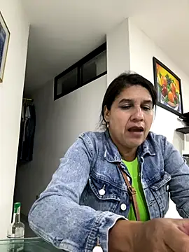 Snapshot of siri_duque chatting on October 27, 10:58 pm siri duque online show from October 27, 10:58 pm