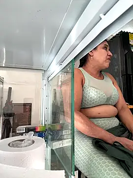 Snapshot of siri_duque chatting on October 31, 8:32 pm siri duque online show from October 31, 8:32 pm