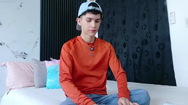 Noah tyler  online show from March 21, 6:44 pm