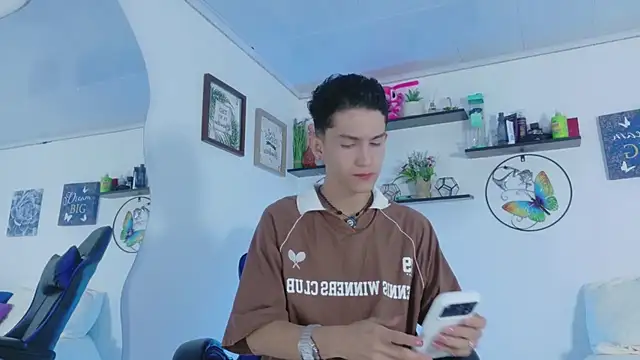 Noah tyler  online show from June 5, 7:52 pm
