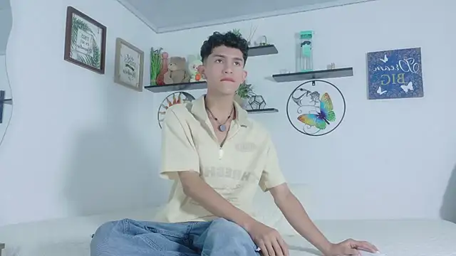 Noah tyler  online show from July 6, 7:16 pm
