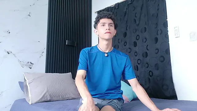 Noah tyler  online show from July 12, 3:14 pm