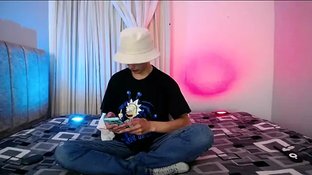 Yellowpokemon23 online show from April 3, 3:37 am