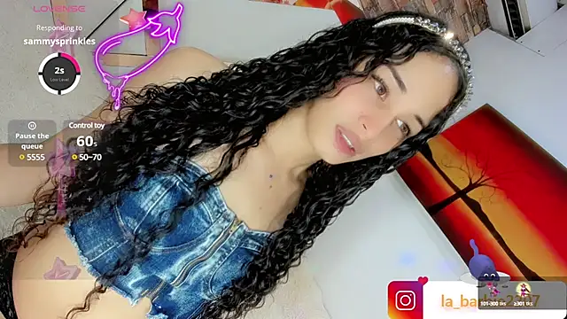 Snapshot of barbiedolls_x chatting on February 17, 5:04 am barbiedolls x online show from February 17, 5:04 am