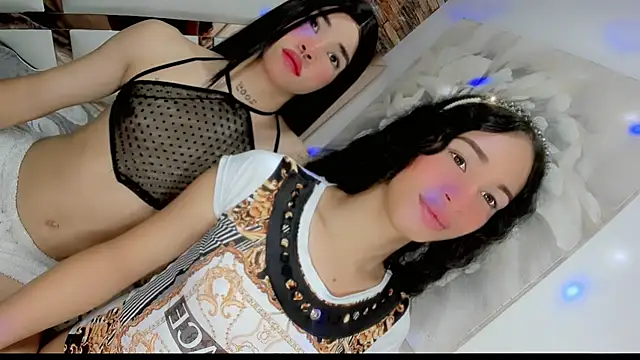 Snapshot of barbiedolls_x chatting on March 15, 10:24 am barbiedolls x online show from March 15, 10:24 am