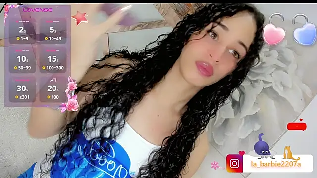 Snapshot of barbiedolls_x chatting on March 20, 2:19 am barbiedolls x online show from March 20, 2:19 am