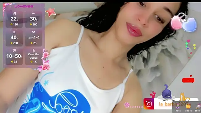 Snapshot of barbiedolls_x chatting on March 20, 9:04 am barbiedolls x online show from March 20, 9:04 am
