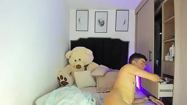 Leo bunny hot online show from December 19, 10:21 pm