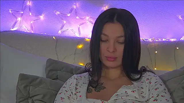 AlexandraBloom online show from December 28, 9:30 pm