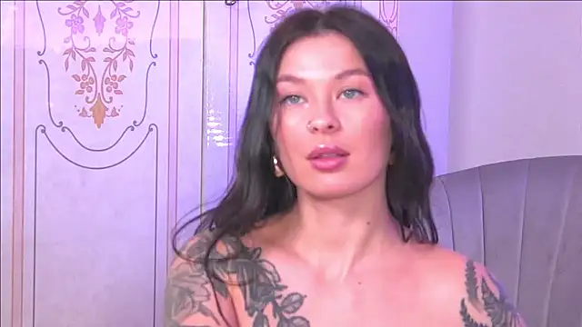 AlexandraBloom online show from January 9, 12:14 am