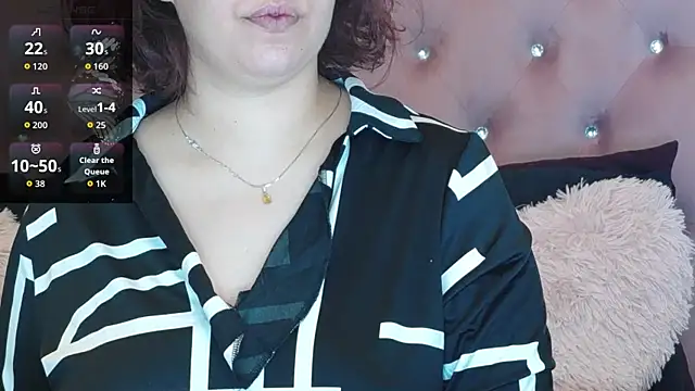 Snapshot of SophiaStarr chatting on October 2, 6:48 pm SophiaStarr online show from October 2, 6:48 pm