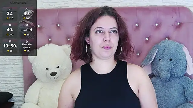 Snapshot of SophiaStarr chatting on October 17, 5:26 pm SophiaStarr online show from October 17, 5:26 pm