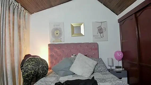 Snapshot of CelessteRedds chatting on March 4, 11:27 am CelessteRedds online show from March 4, 11:27 am