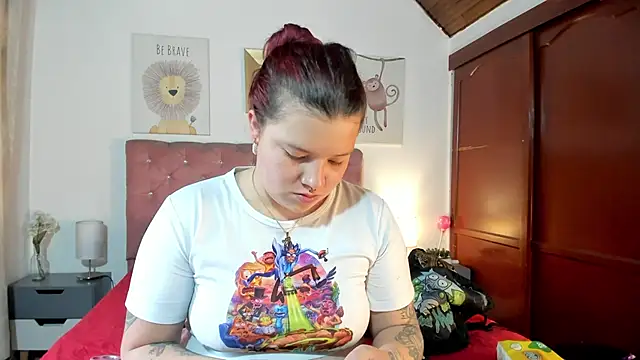 Snapshot of CelessteRedds chatting on April 4, 11:40 am CelessteRedds online show from April 4, 11:40 am