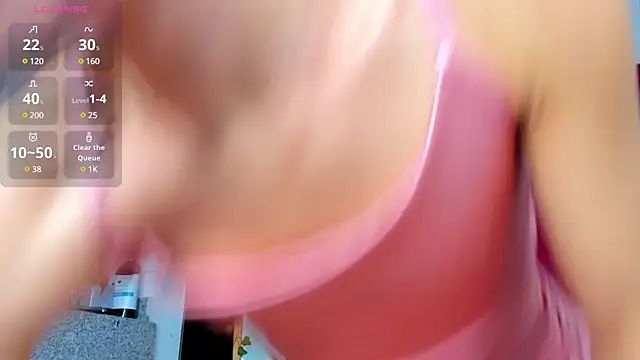 Snapshot of Ladanny_ chatting on December 10, 11:11 am Ladanny online show from December 10, 11:11 am