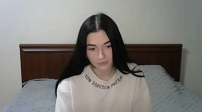 Snapshot of Liana_diva chatting on December 8, 3:35 pm Liana diva online show from December 8, 3:35 pm