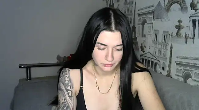 Snapshot of Liana_diva chatting on December 8, 11:29 pm Liana diva online show from December 8, 11:29 pm