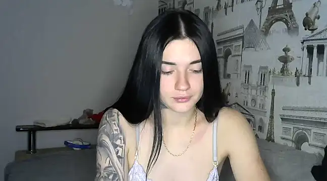 Snapshot of Liana_diva chatting on December 10, 2:05 am Liana diva online show from December 10, 2:05 am