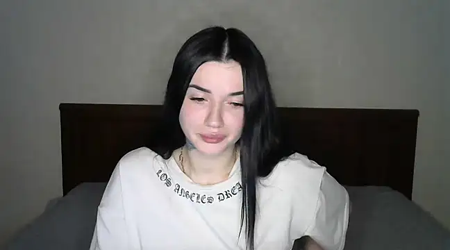 Snapshot of Liana_diva chatting on February 2, 10:49 pm Liana diva online show from February 2, 10:49 pm