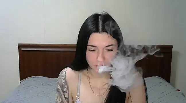 Snapshot of Liana_diva chatting on February 12, 10:37 pm Liana diva online show from February 12, 10:37 pm
