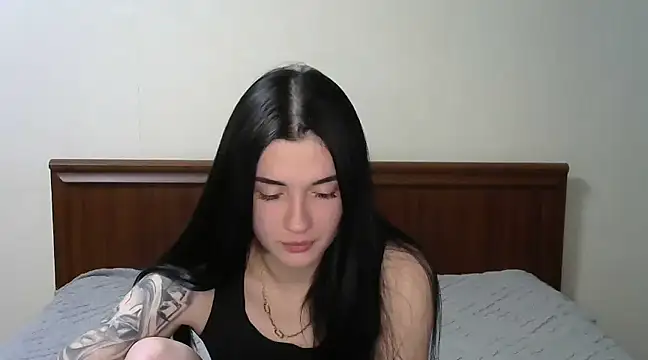Snapshot of Liana_diva chatting on February 19, 7:27 pm Liana diva online show from February 19, 7:27 pm