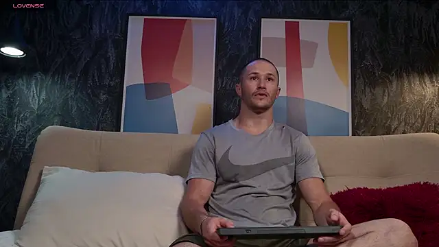 AxelFairchaild online show from November 12, 1:11 pm