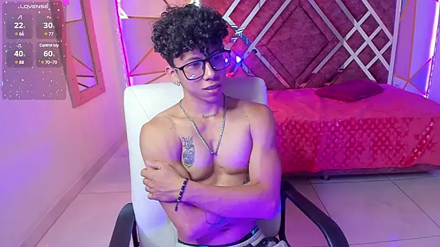 AkazaBoy  online show from January 31, 4:36 am