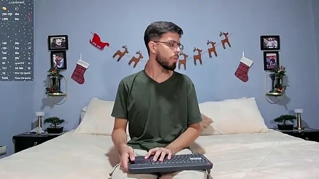 ETHAN ADAM online show from December 16, 9:09 pm