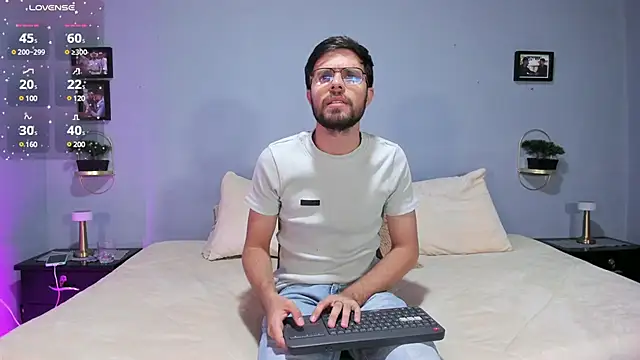 ETHAN ADAM online show from January 21, 12:36 am