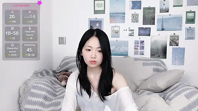 LiLiYbaby online show from December 3, 3:55 pm
