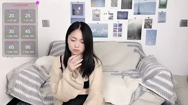 LiLiYbaby online show from December 10, 6:28 pm