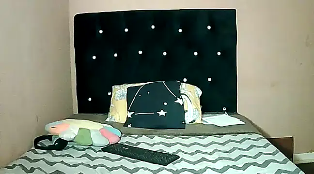 MelaninBear online show from December 21, 5:51 pm