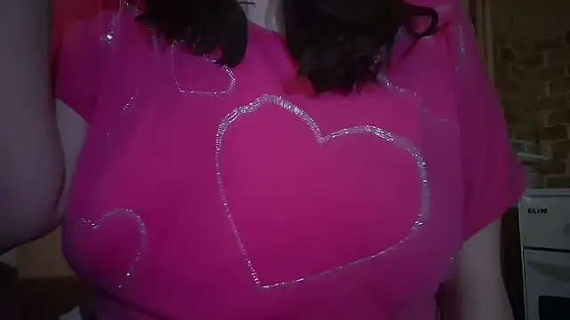 AalinnaK online show from December 16, 6:24 pm