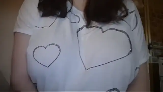 AalinnaK online show from January 10, 7:59 pm