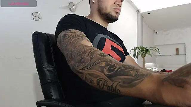 Snapshot of Aaron_Hunter_ chatting on March 22, 1:08 pm Aaron Hunter  online show from March 22, 1:08 pm