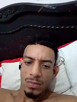 alvaroenriqe23 online show from October 21, 5:46 pm