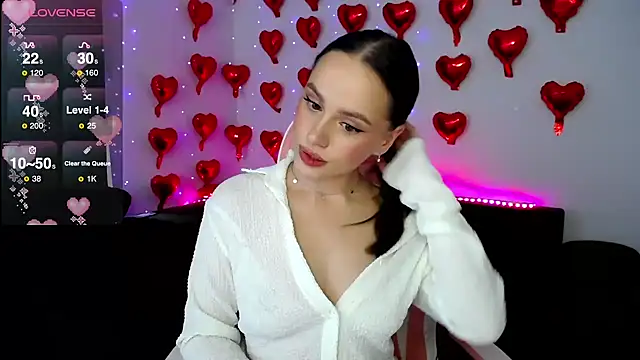 Emillias online show from March 1, 2:13 pm