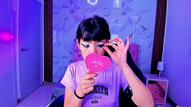 Snapshot of AuroraDiaz chatting on February 18, 1:29 pm AuroraDiaz online show from February 18, 1:29 pm