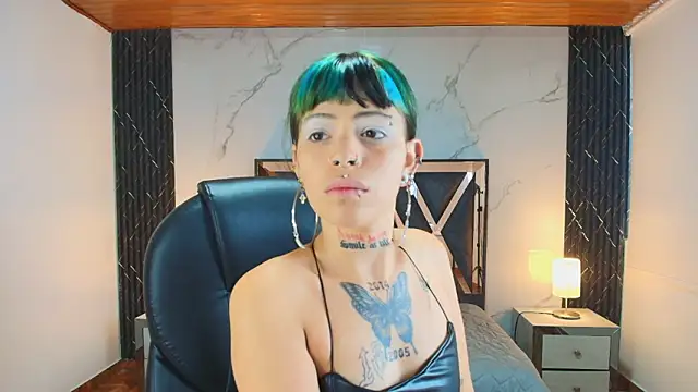 Snapshot of AuroraDiaz chatting on March 12, 11:49 am AuroraDiaz online show from March 12, 11:49 am