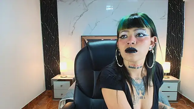 Snapshot of AuroraDiaz chatting on March 14, 11:37 am AuroraDiaz online show from March 14, 11:37 am