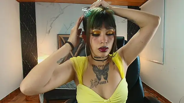 Snapshot of AuroraDiaz chatting on March 27, 11:43 am AuroraDiaz online show from March 27, 11:43 am