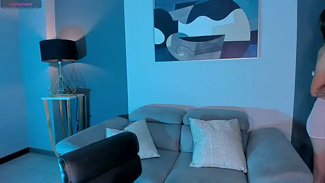 TaraLawrence online show from October 5, 11:46 pm