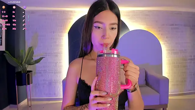 TaraLawrence online show from November 29, 4:15 am