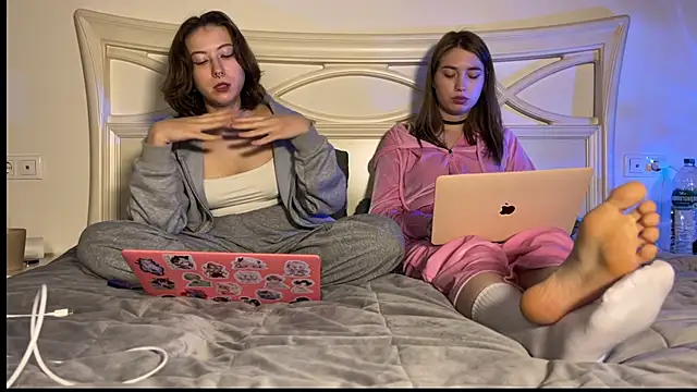 misswishh  online show from February 12, 6:30 pm